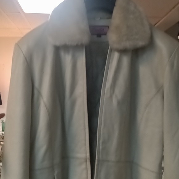 Leather jacket - Picture 2 of 2